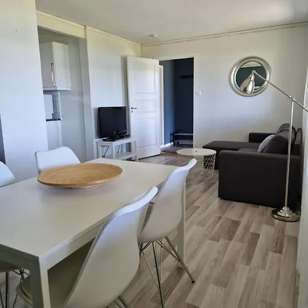 Nice With Lake View, 15 Min From City Center And The Zoo Apartment *